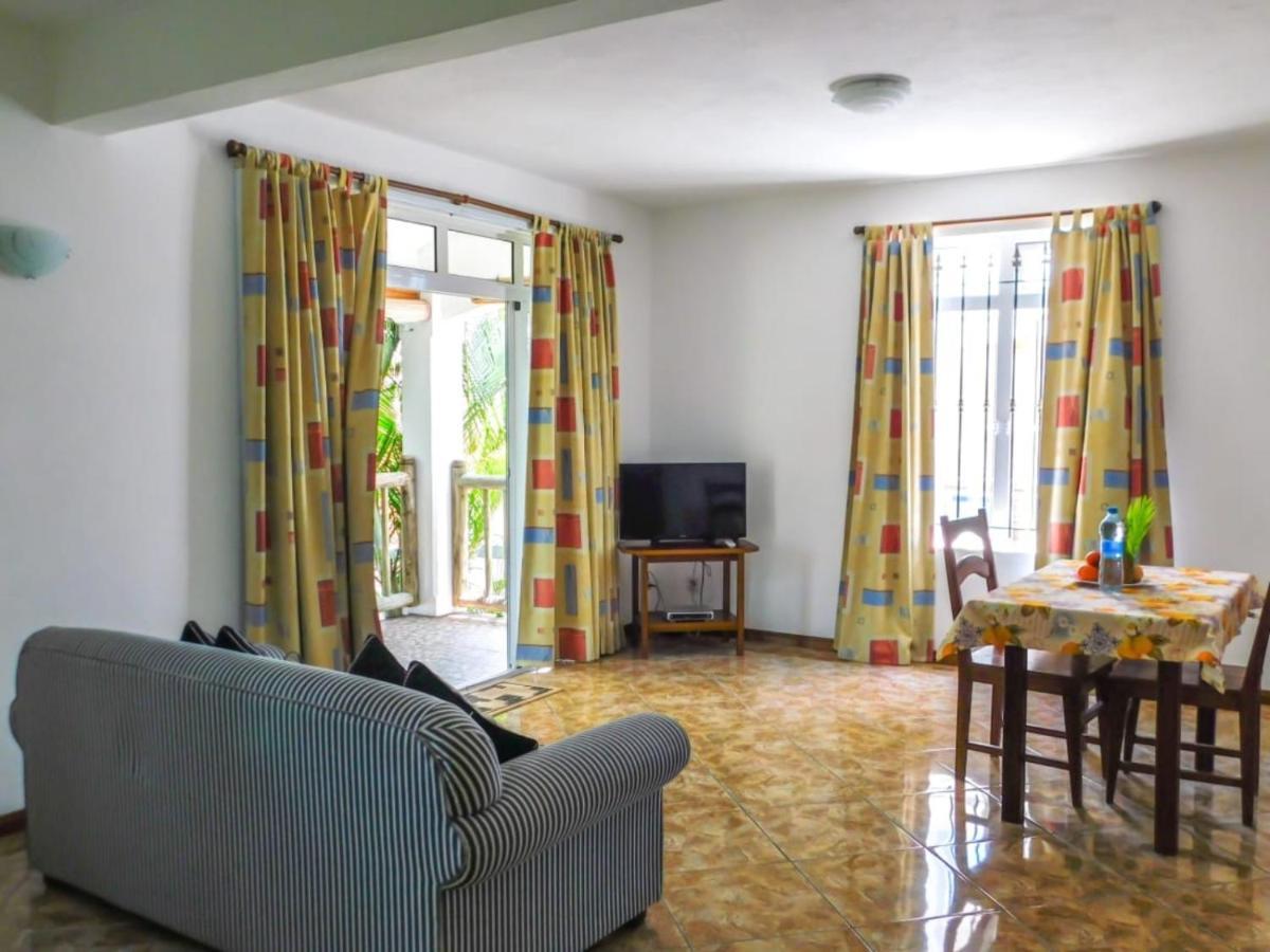 Tulsi Apartment & Studio La Gaulette Bagian luar foto