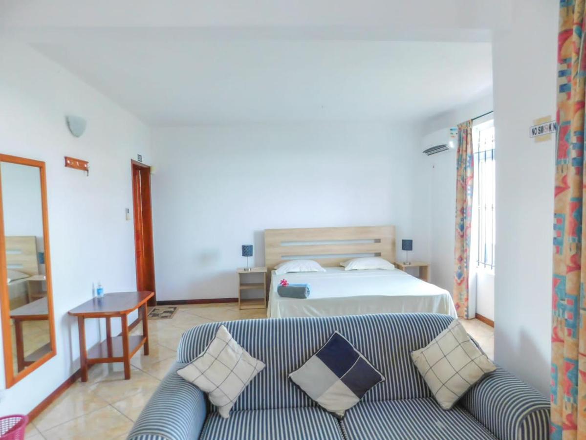 Tulsi Apartment & Studio La Gaulette Bagian luar foto
